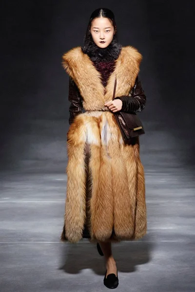 Look 3